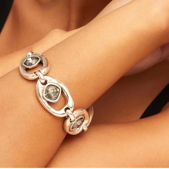 Uno de 50 Bracelet - TOGETHER - Silver with Smoke Gray Swavroski Crystals - Picture 14 of 14